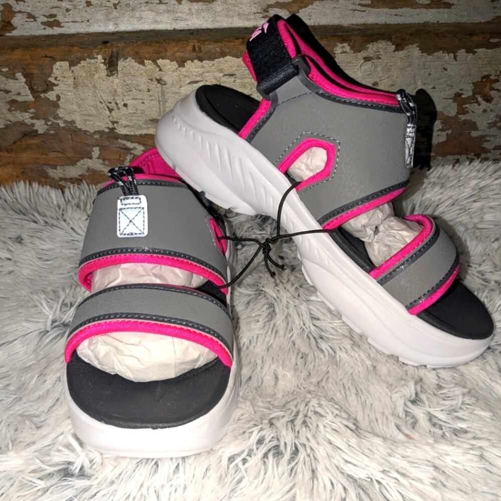 Avia Women's Sandals. Size 6.